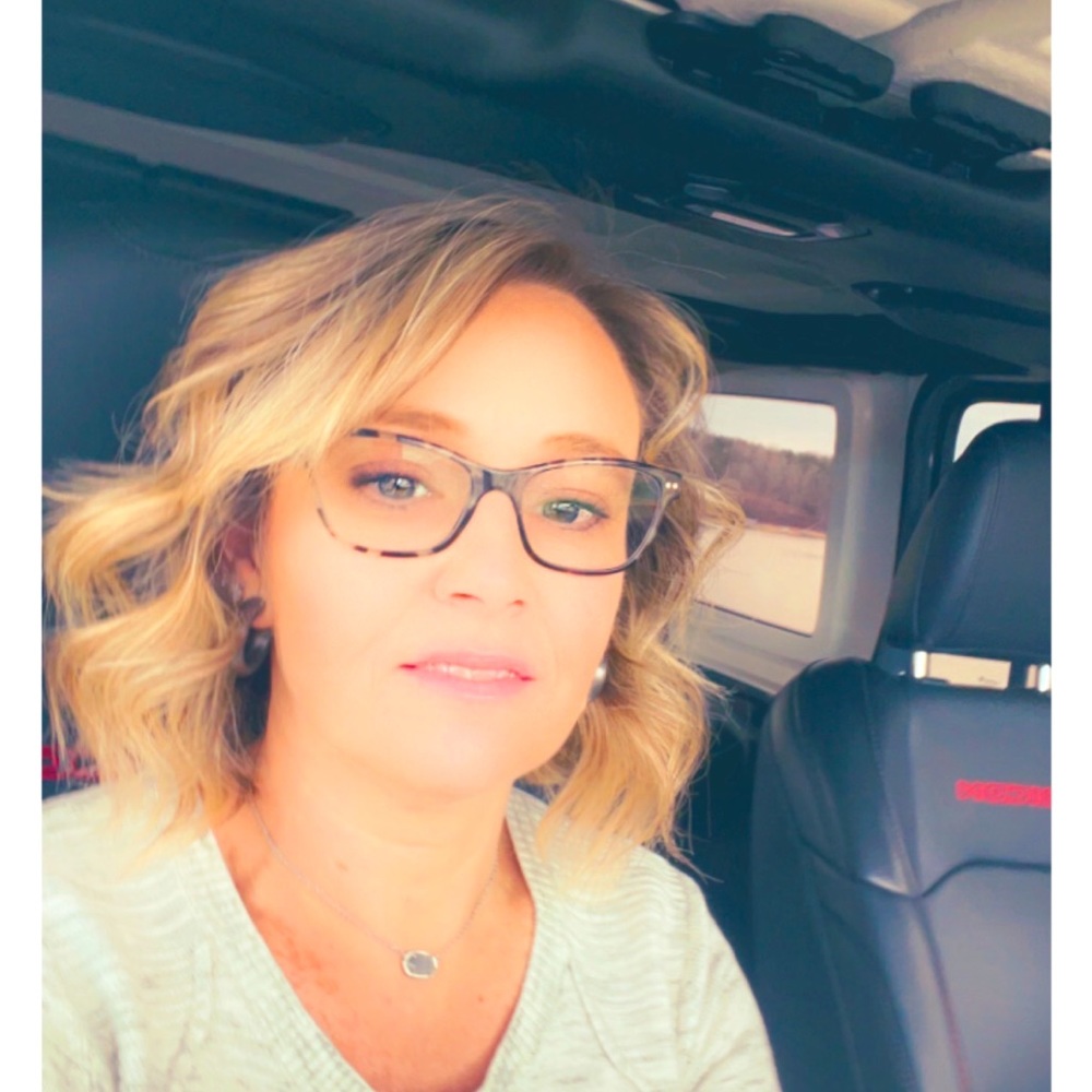 Meet your Posher, Jennifer